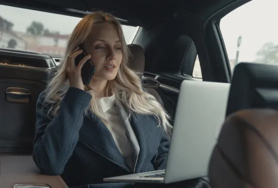 Chauffeur prive business nice femme affaire passager